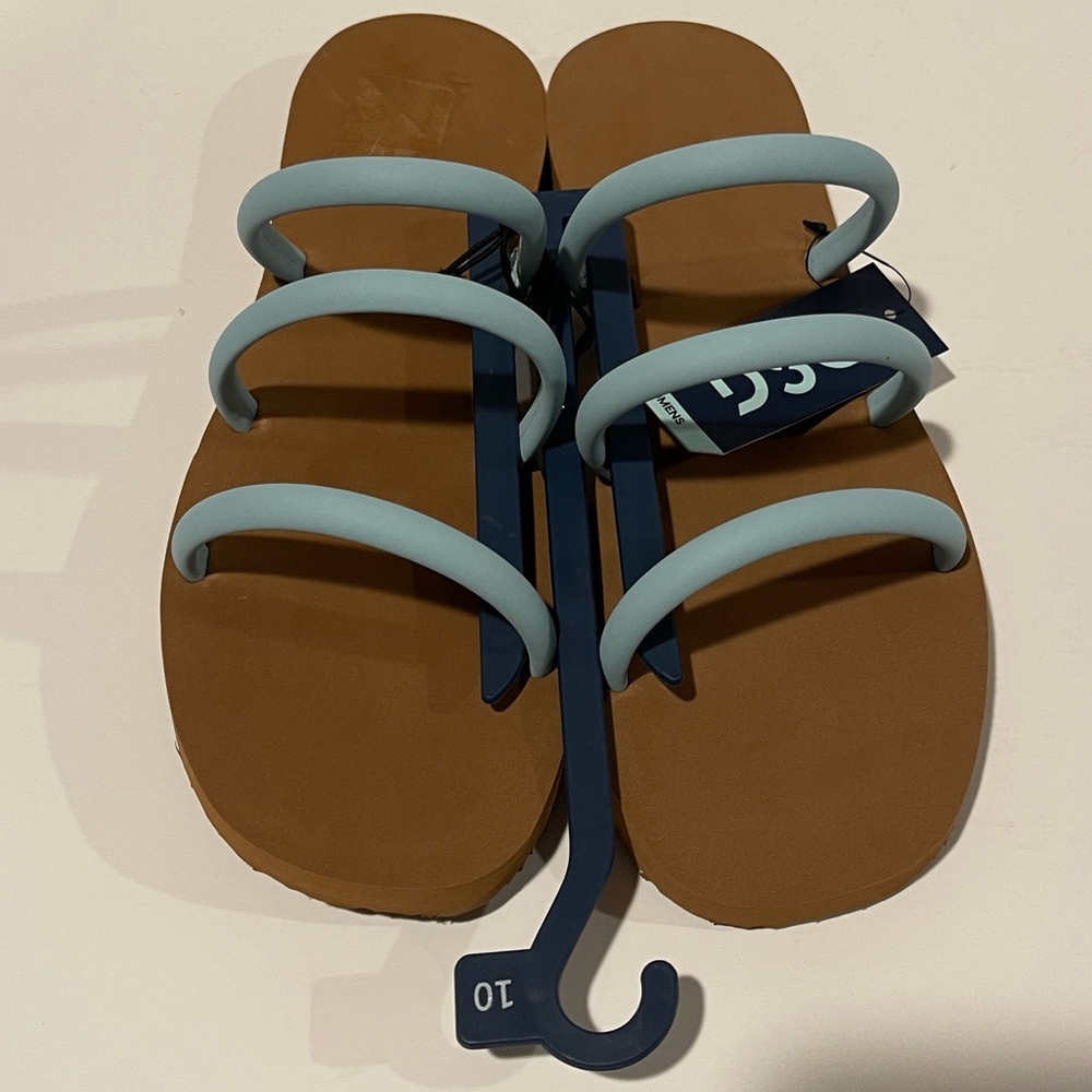 NWT Women’s DSG Slides, Size 10
